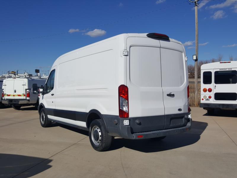 Ford Transit 250 Van Med. Roof w/Sliding Pass. 148-in. WB 2018