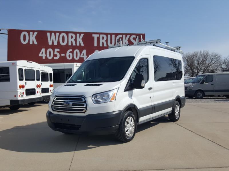 Ford Transit 150 Wagon Med. Roof XLT w/Sliding Pass. 130-in. WB 2017