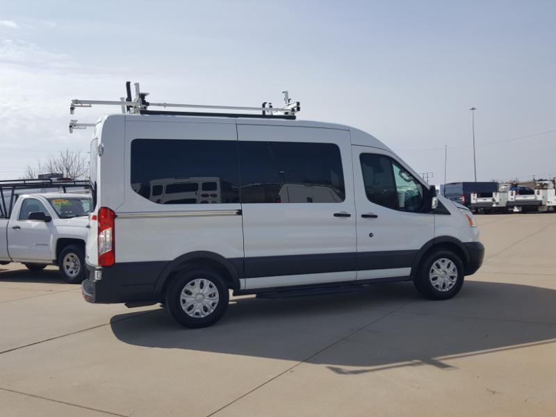 Ford Transit 150 Wagon Med. Roof XLT w/Sliding Pass. 130-in. WB 2017