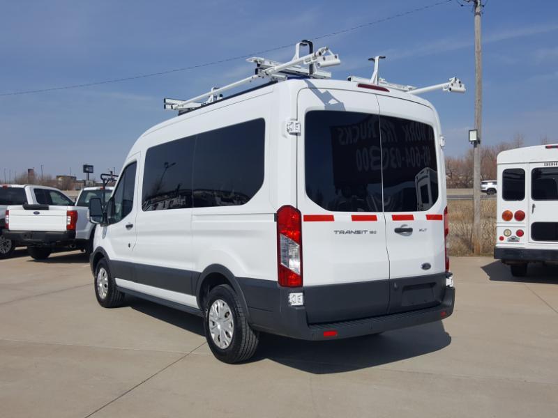 Ford Transit 150 Wagon Med. Roof XLT w/Sliding Pass. 130-in. WB 2017