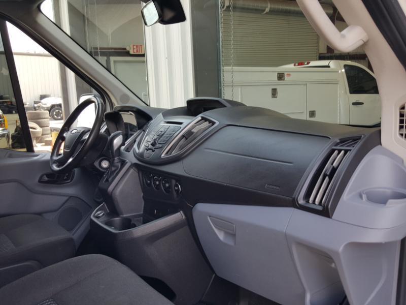 Ford Transit 150 Wagon Med. Roof XLT w/Sliding Pass. 130-in. WB 2017