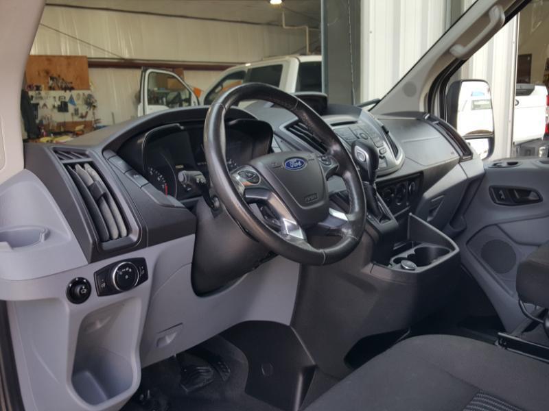 Ford Transit 150 Wagon Med. Roof XLT w/Sliding Pass. 130-in. WB 2017