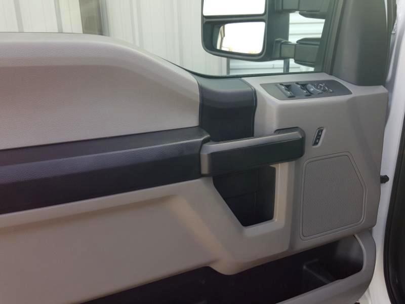 Ford F-350 SD XL SuperCab Long Bed DRW 4WD 2018