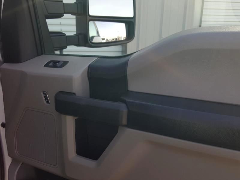 Ford F-350 SD XL SuperCab Long Bed DRW 4WD 2018