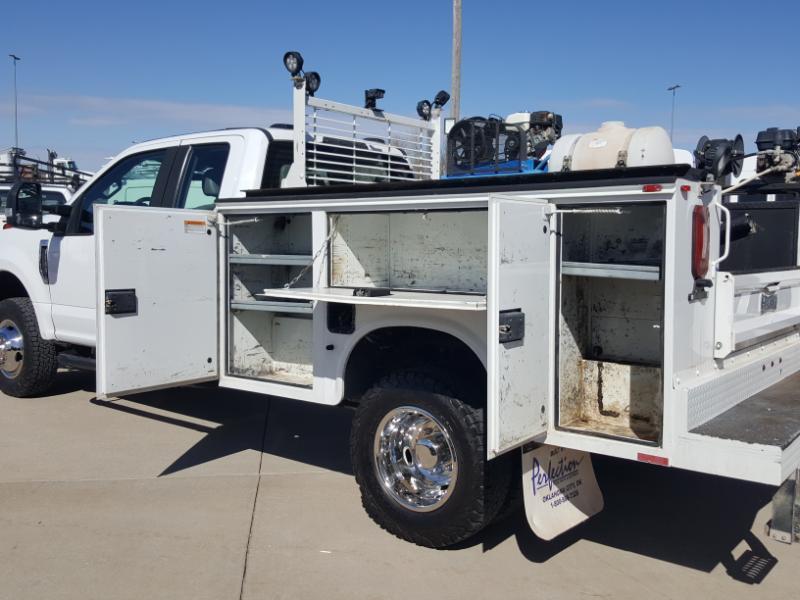 Ford F-350 SD XL SuperCab Long Bed DRW 4WD 2022