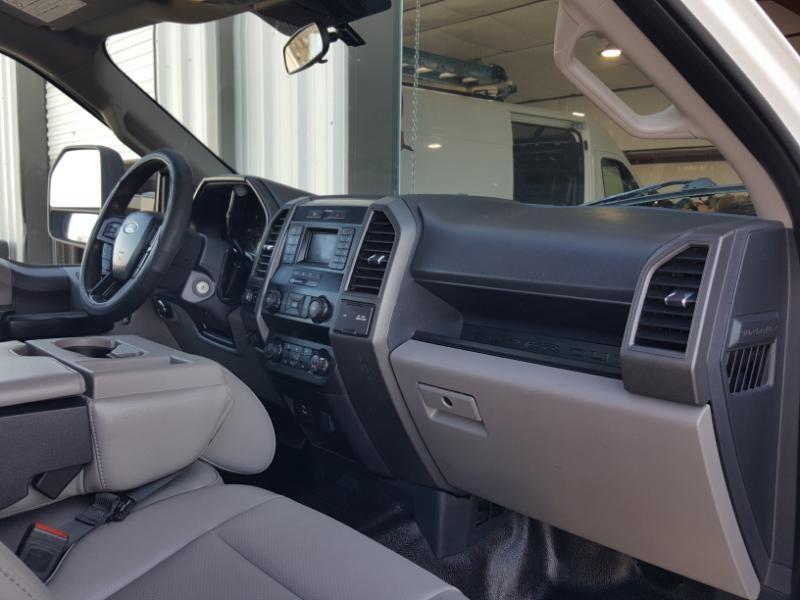 Ford F-350 SD XL SuperCab Long Bed DRW 4WD 2022