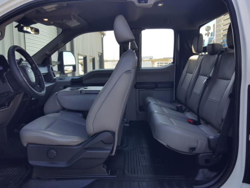 Ford F-350 SD XL SuperCab Long Bed DRW 4WD 2022