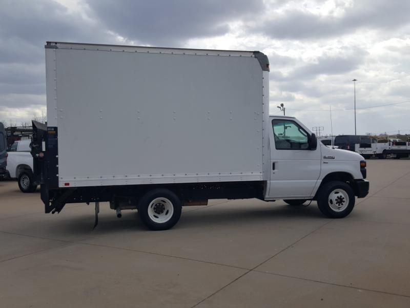 Ford Econoline E-350 Super Duty 2012