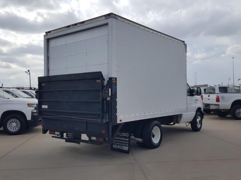 Ford Econoline E-350 Super Duty 2012