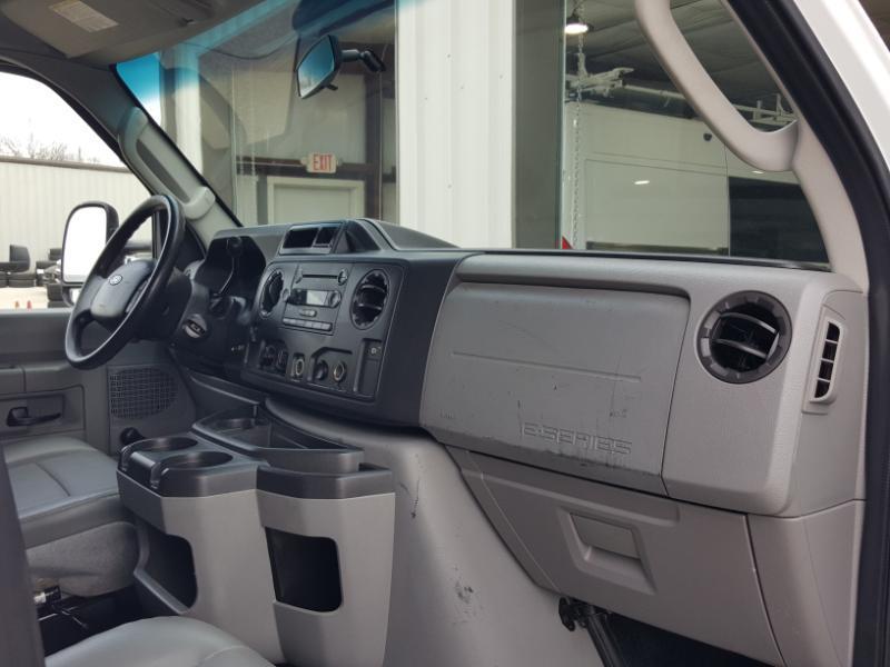 Ford Econoline E-350 Super Duty 2012