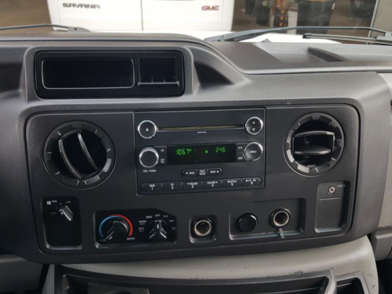 Ford Econoline E-350 Super Duty 2012