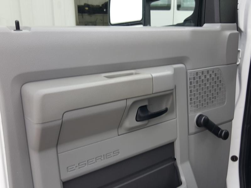 Ford Econoline E-350 Super Duty 2012