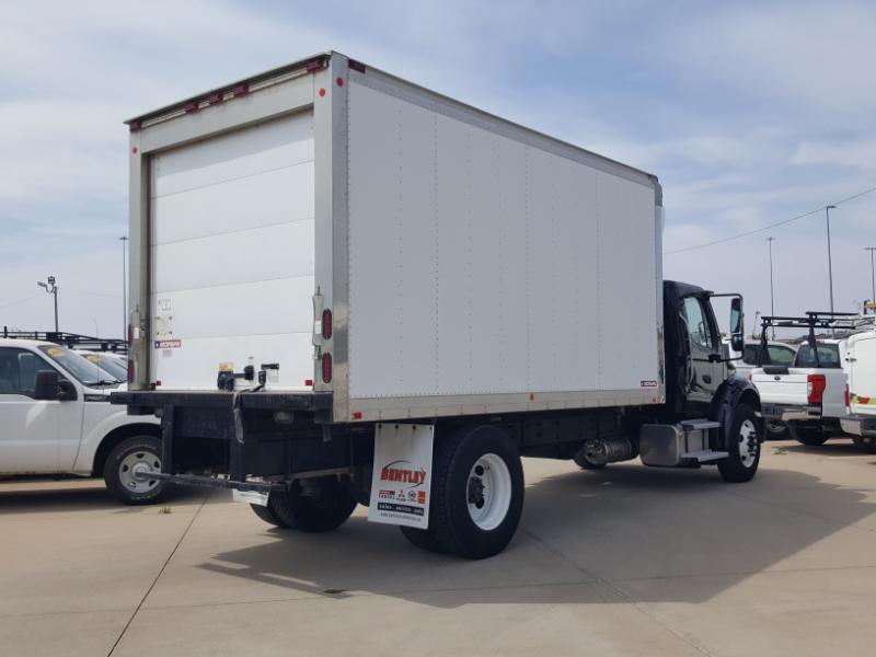 Freightliner M2  2022