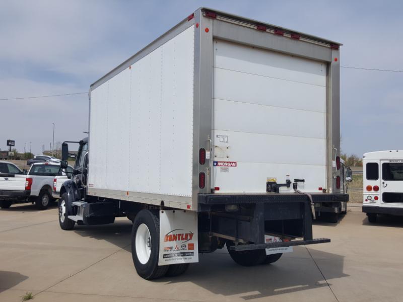 Freightliner M2  2022