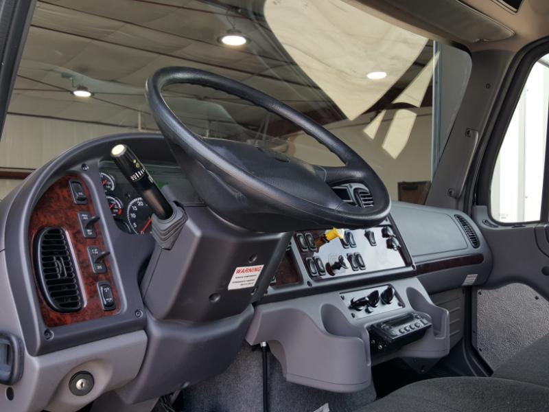 Freightliner M2  2022