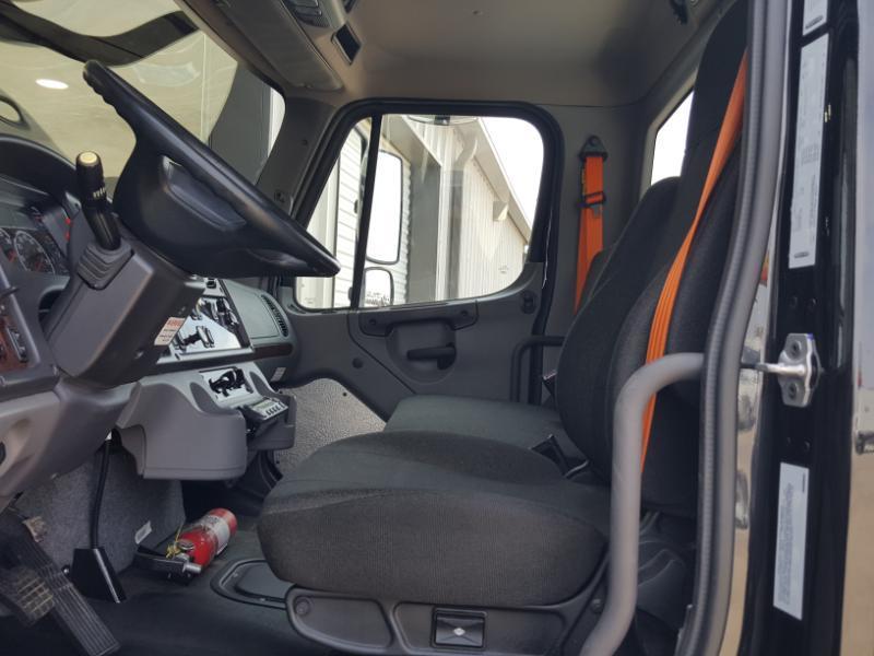 Freightliner M2  2022