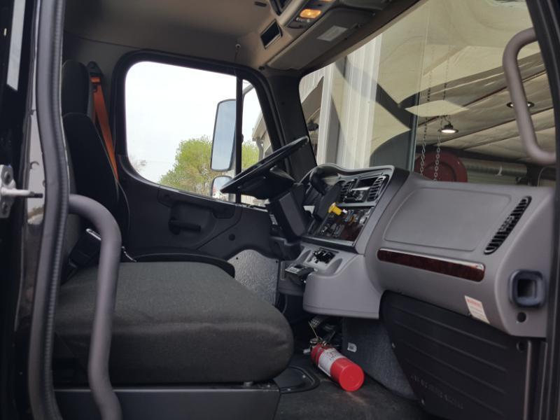 Freightliner M2  2022