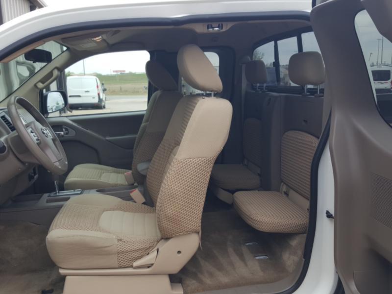 Nissan Frontier SV King Cab 5AT 4WD 2016