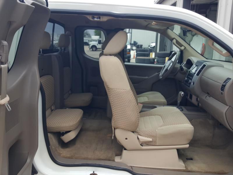 Nissan Frontier SV King Cab 5AT 4WD 2016