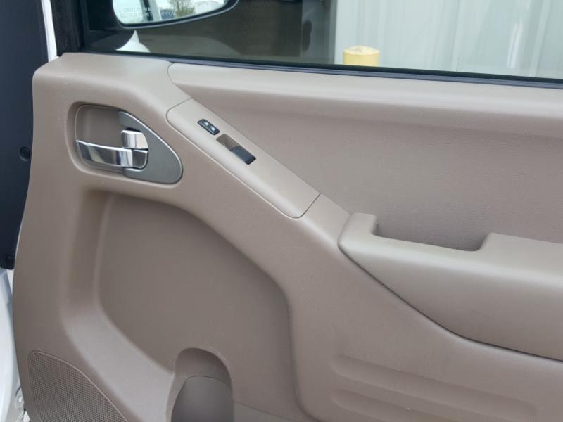 Nissan Frontier SV King Cab 5AT 4WD 2016