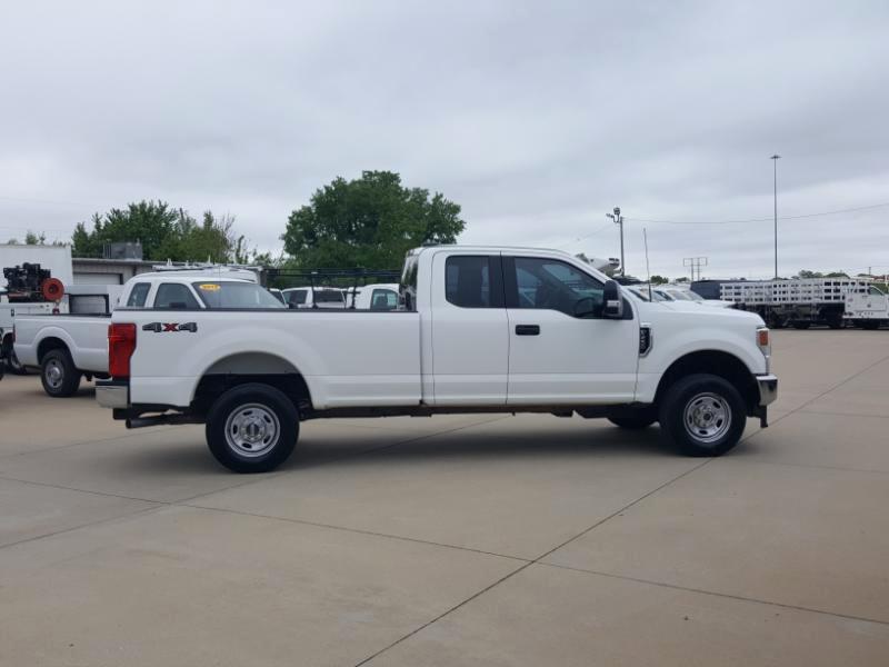 Ford F-250 SD XL SuperCab Long Bed 4WD 2022