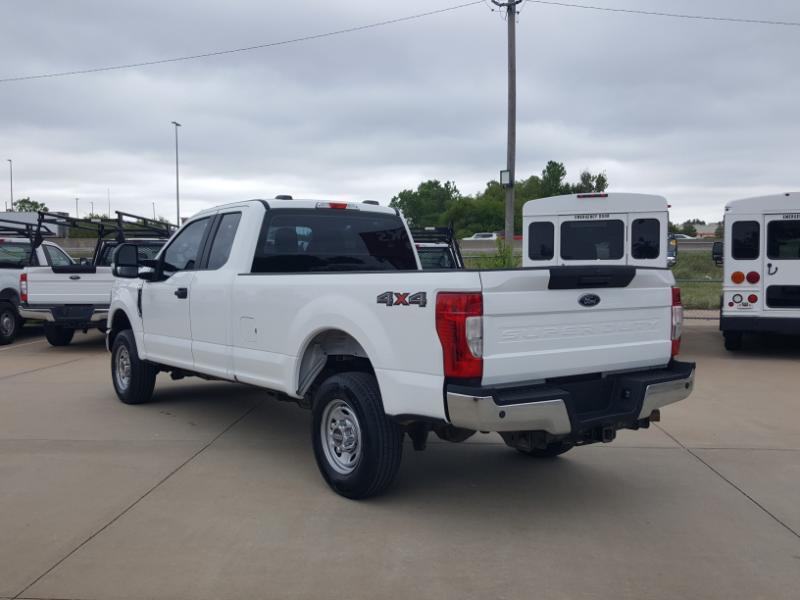 Ford F-250 SD XL SuperCab Long Bed 4WD 2022