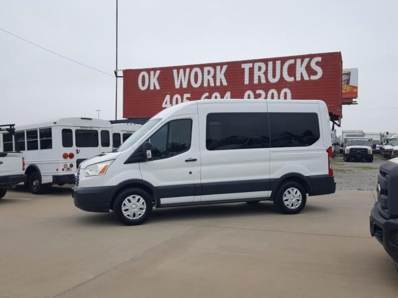 Ford Transit 150 Wagon Med. Roof XLT w/Sliding Pass. 130-in. WB 2018