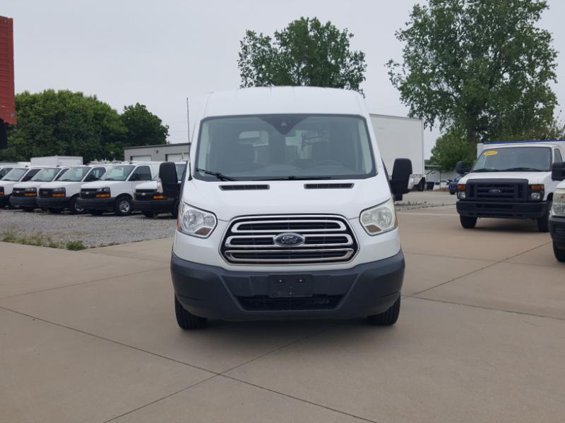 Ford Transit 150 Wagon Med. Roof XLT w/Sliding Pass. 130-in. WB 2018