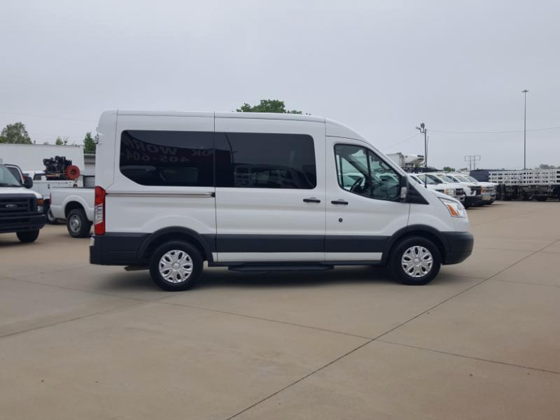 Ford Transit 150 Wagon Med. Roof XLT w/Sliding Pass. 130-in. WB 2018
