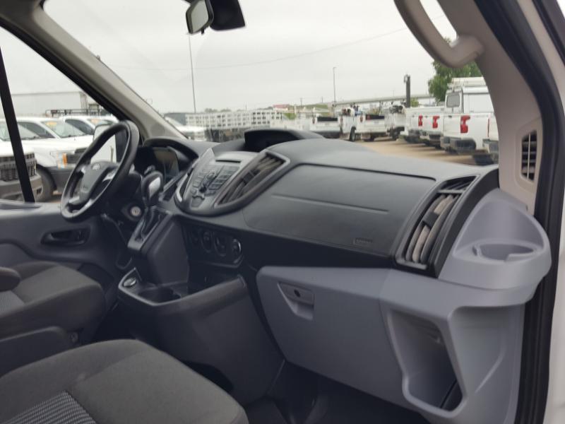 Ford Transit 150 Wagon Med. Roof XLT w/Sliding Pass. 130-in. WB 2018