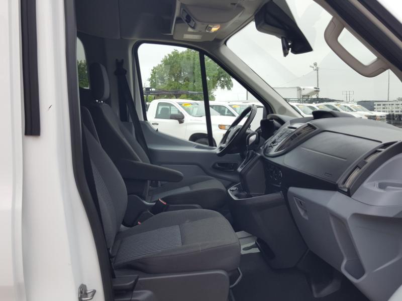 Ford Transit 150 Wagon Med. Roof XLT w/Sliding Pass. 130-in. WB 2018