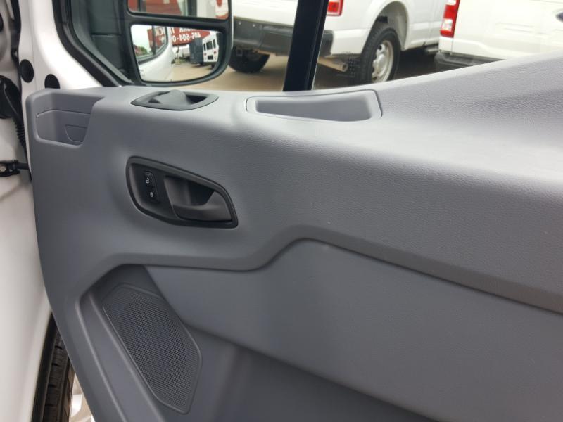 Ford Transit 150 Wagon Med. Roof XLT w/Sliding Pass. 130-in. WB 2018