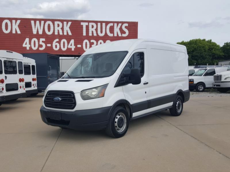 Ford Transit 150 Van Med. Roof w/Sliding Pass. 130-in. WB 2017