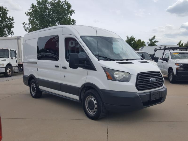 Ford Transit 150 Van Med. Roof w/Sliding Pass. 130-in. WB 2017