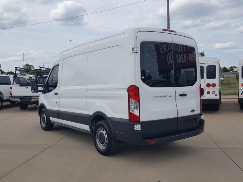 Ford Transit 150 Van Med. Roof w/Sliding Pass. 130-in. WB 2017
