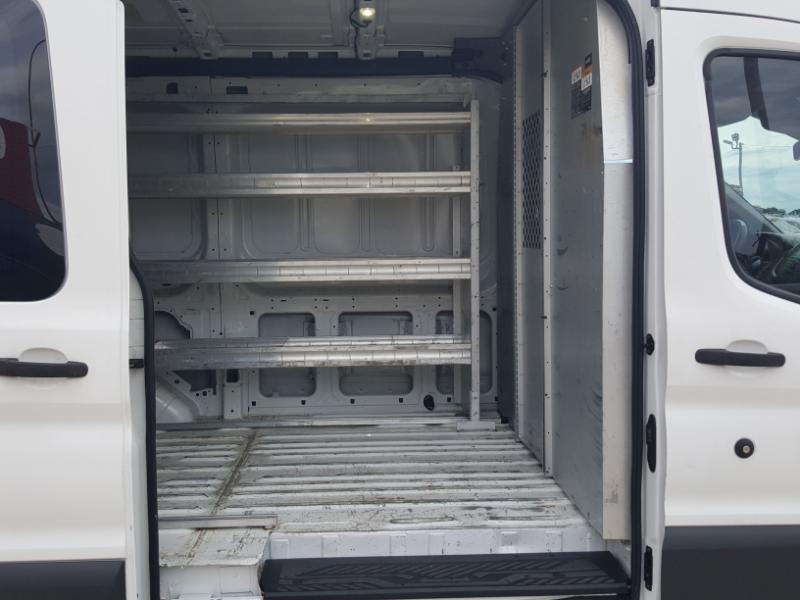 Ford Transit 150 Van Med. Roof w/Sliding Pass. 130-in. WB 2017