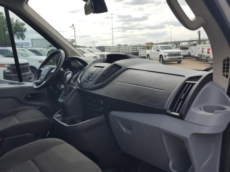 Ford Transit 150 Van Med. Roof w/Sliding Pass. 130-in. WB 2017