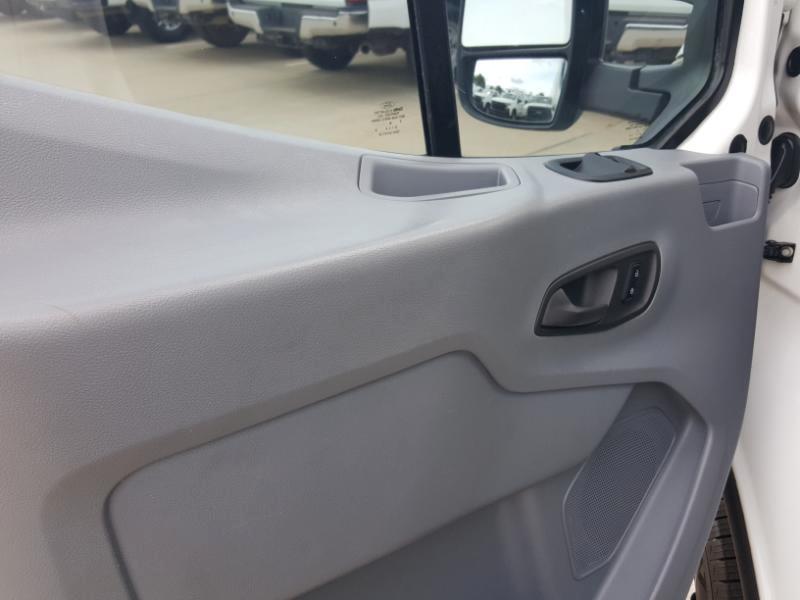 Ford Transit 150 Van Med. Roof w/Sliding Pass. 130-in. WB 2017