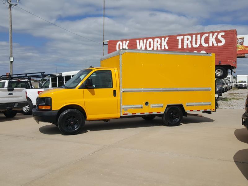 GMC Savana G3500 139 in. 2016