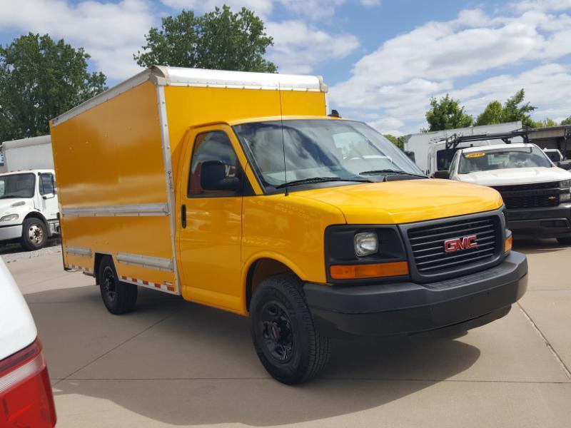 GMC Savana G3500 139 in. 2016
