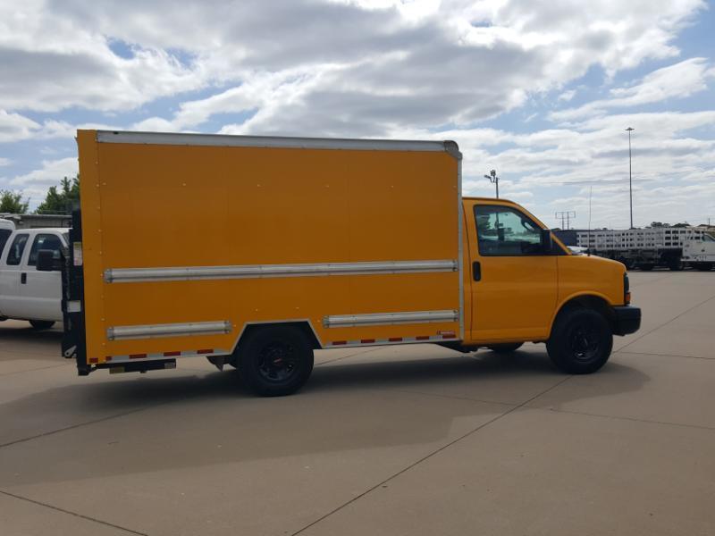 GMC Savana G3500 139 in. 2016