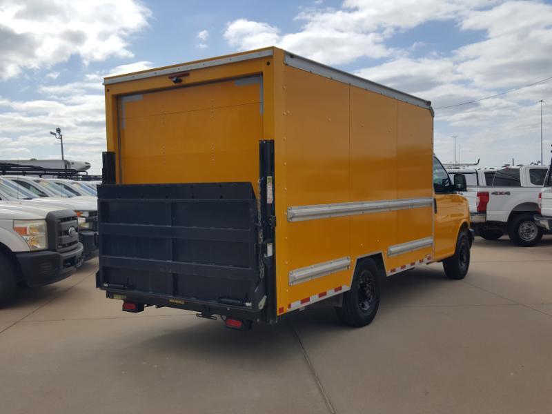 GMC Savana G3500 139 in. 2016