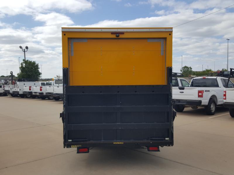 GMC Savana G3500 139 in. 2016