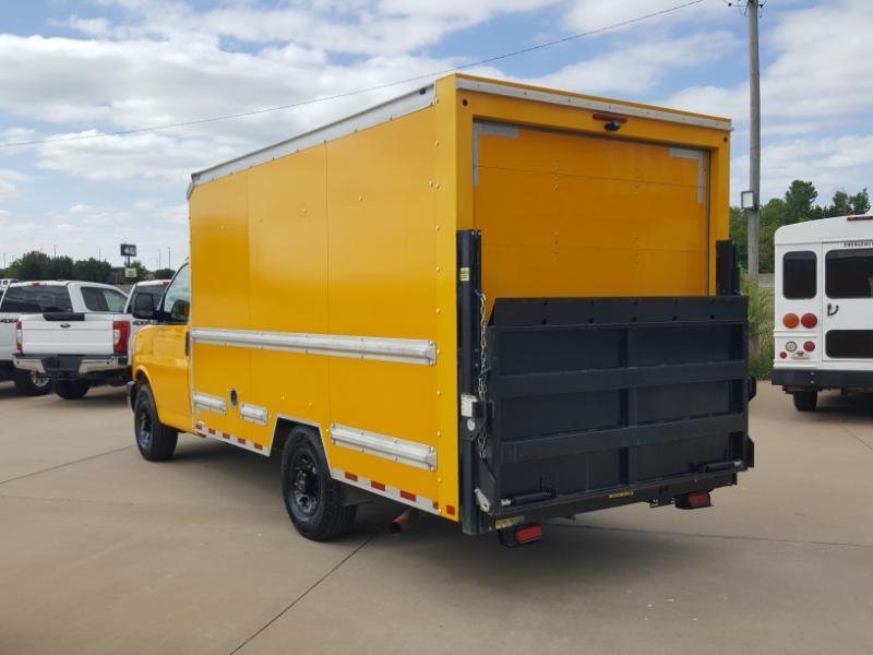 GMC Savana G3500 139 in. 2016