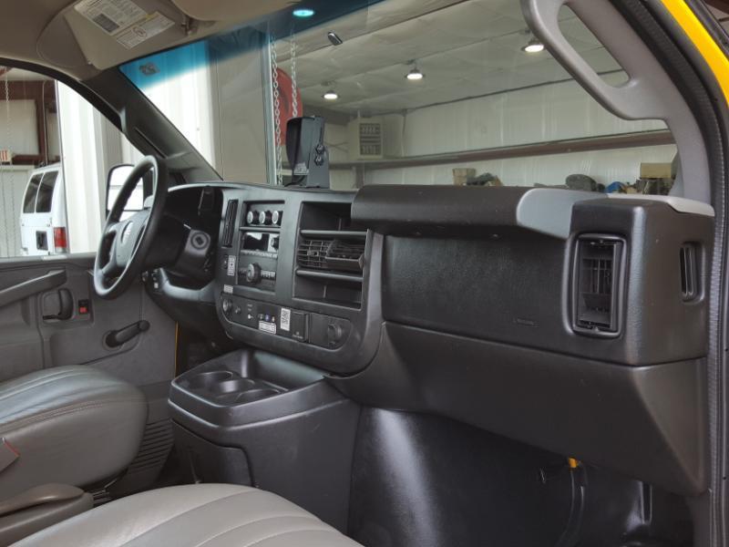 GMC Savana G3500 139 in. 2016