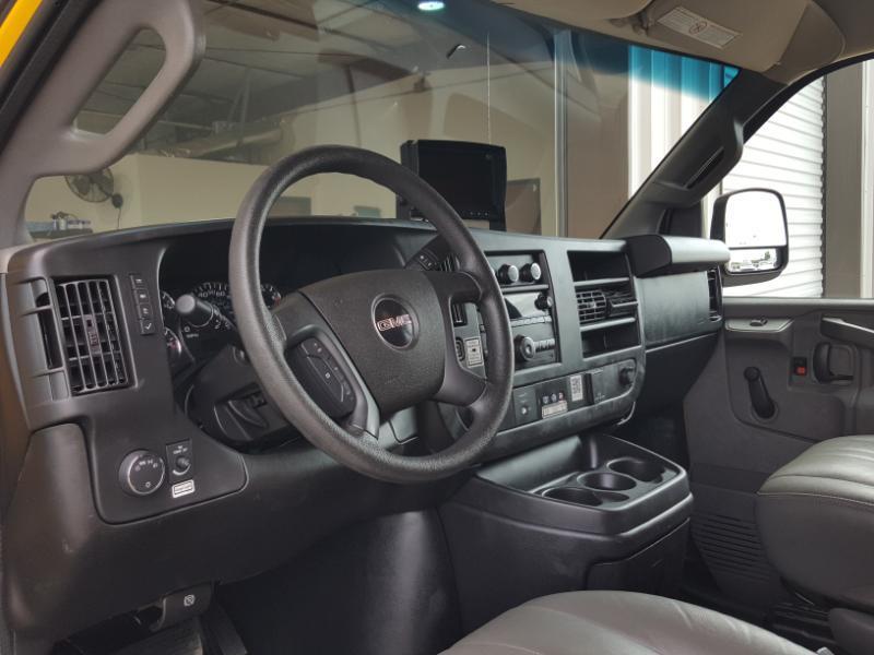GMC Savana G3500 139 in. 2016