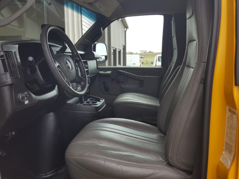 GMC Savana G3500 139 in. 2016