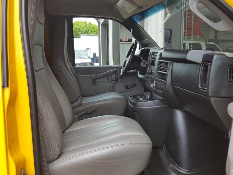 GMC Savana G3500 139 in. 2016