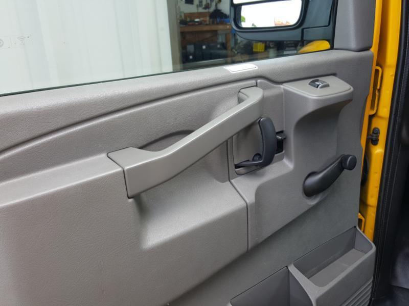GMC Savana G3500 139 in. 2016