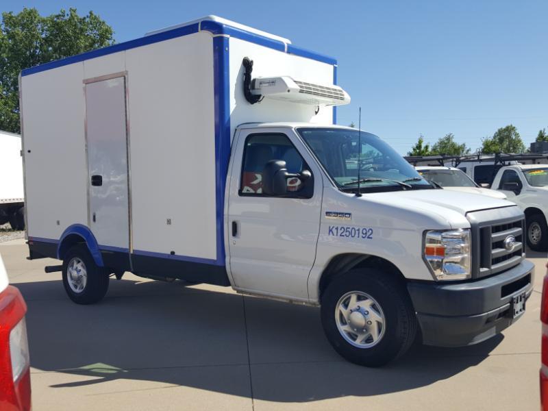 Ford Econoline E-350 Super Duty 2023